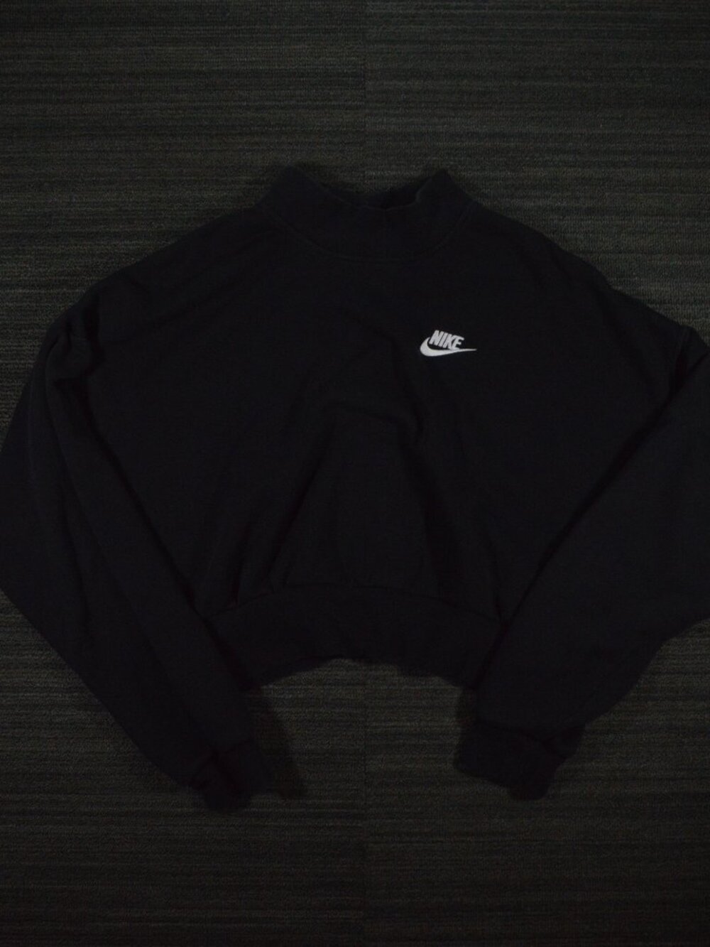 Nike Women’s Black Cropped Mock Neck Sweatshirt Size S